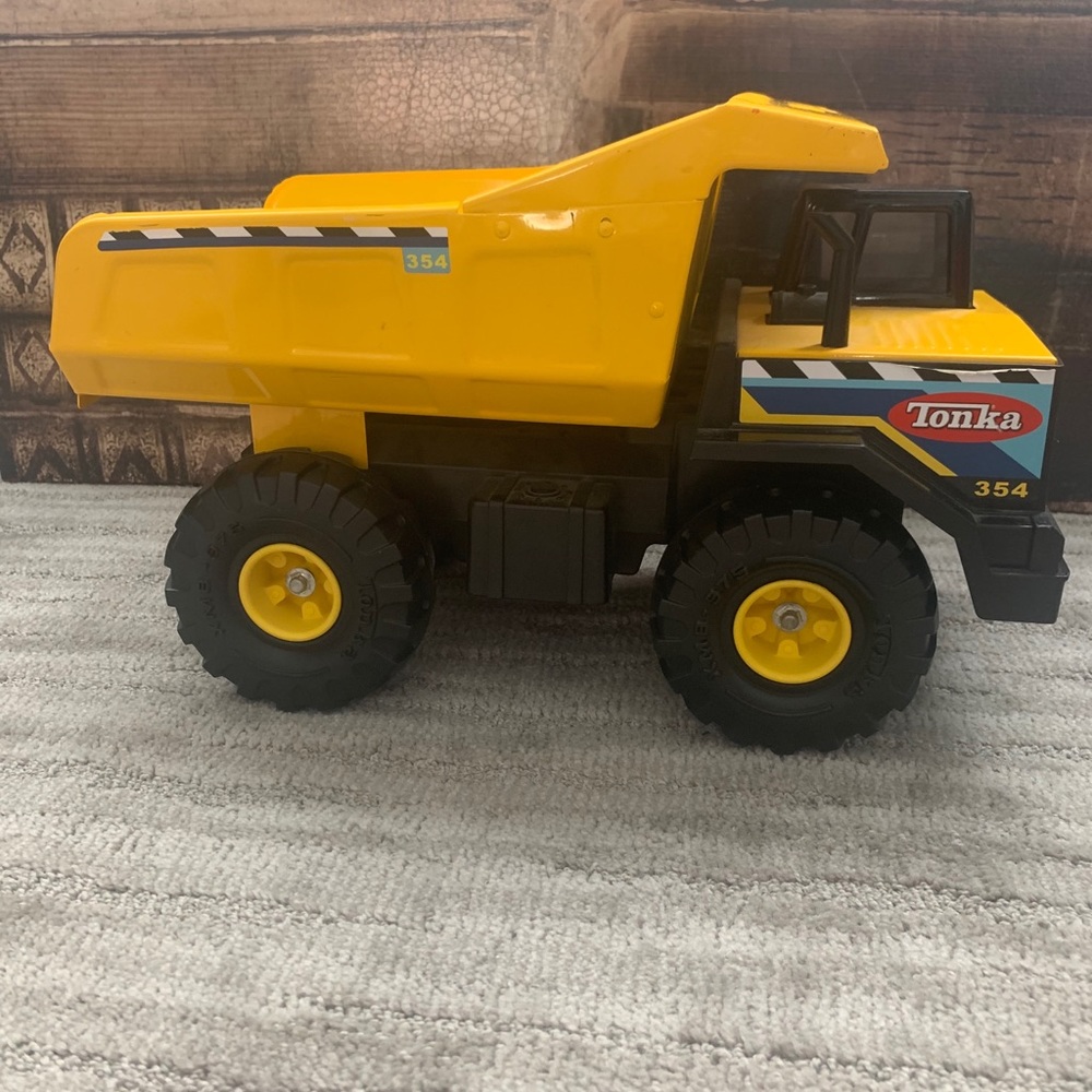 Tonya Dump Truck